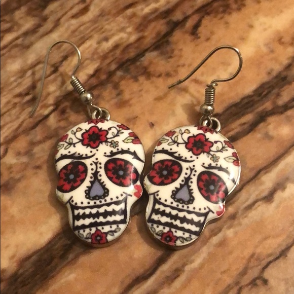 Skull earrings - Picture 3 of 3